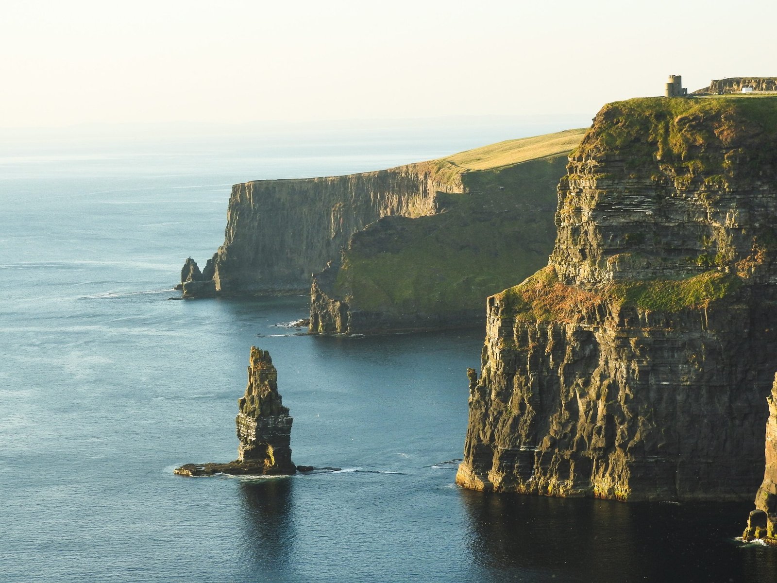 Discover the Beauty of Ireland: A Celtic Paradise with Breathtaking Landscapes