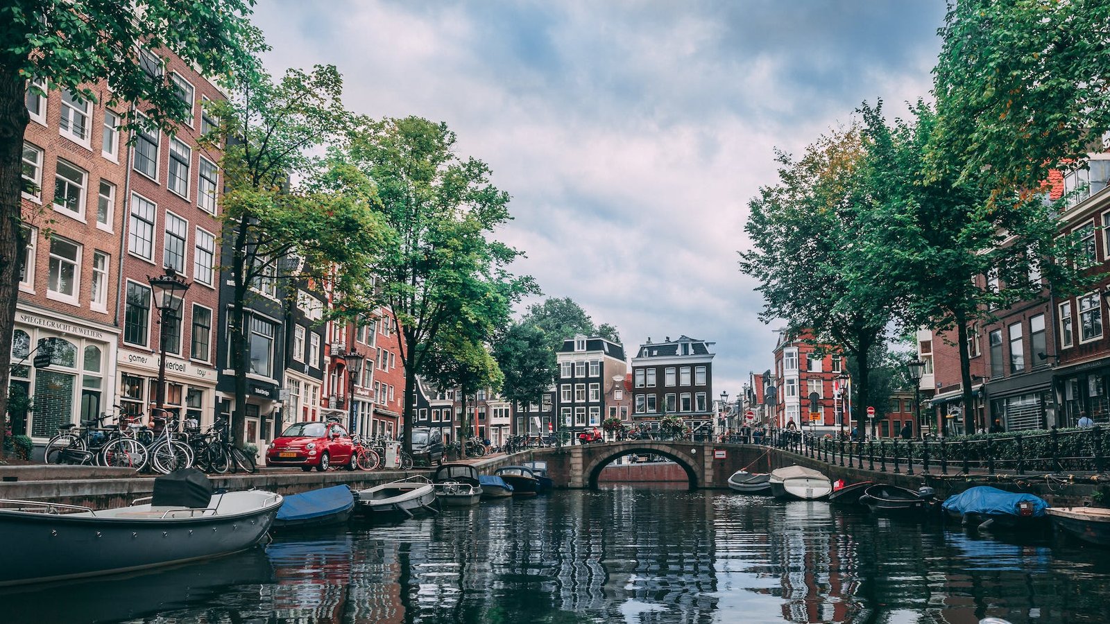 Travel To The Amazing Netherlands: Best Dutch Rich Heritage